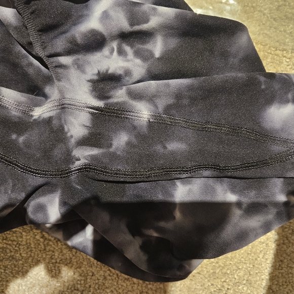 SOLD Aurola Dream Tie Die - Picture 4 of 6